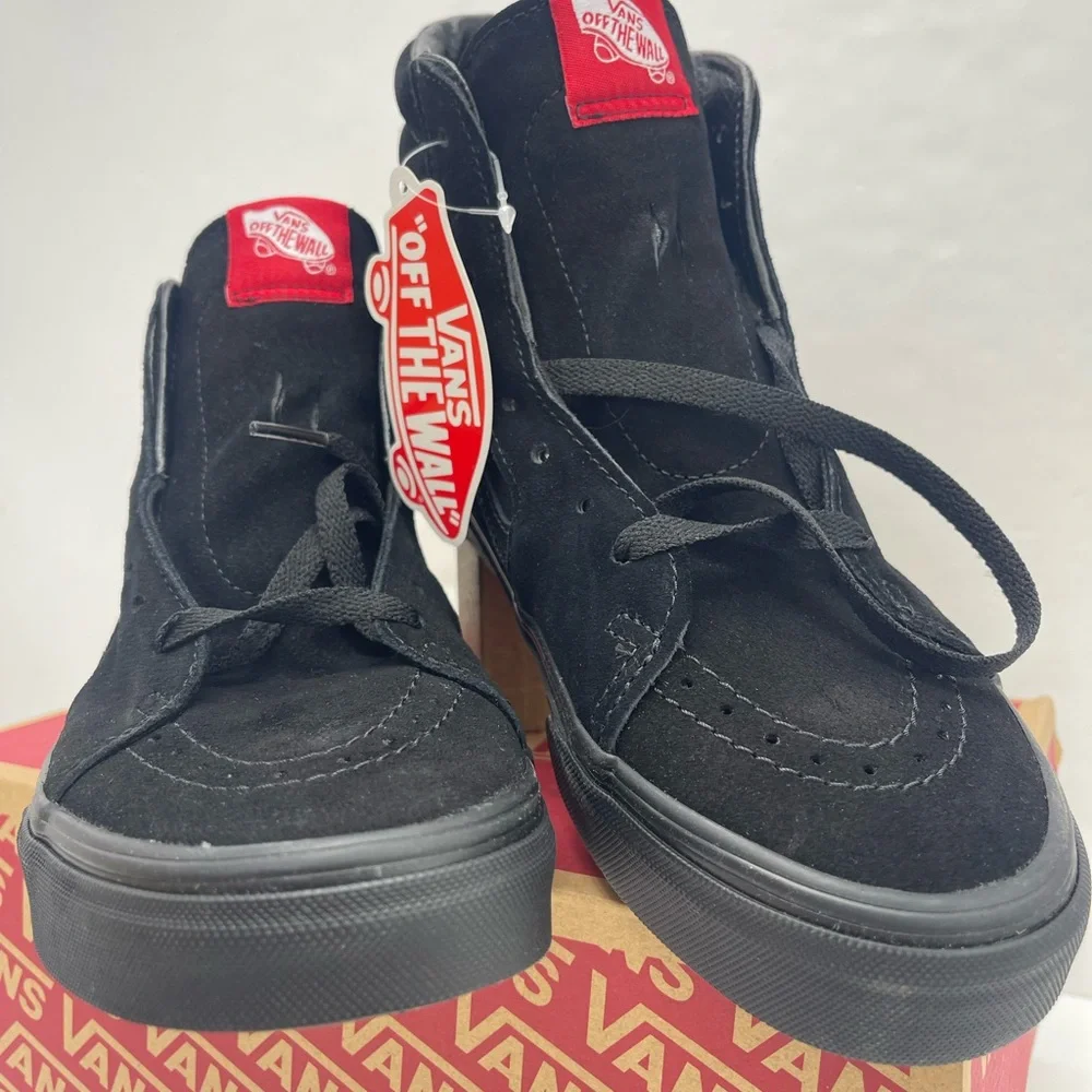 Vans Sk8-Hi 'Black Suede'
Men's Black High-Top Sneakers - Picture 6 of 16